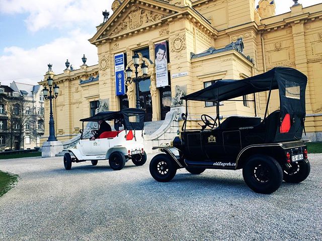 Old Zagreb sightseeing tour at Art Pavilion Zagreb